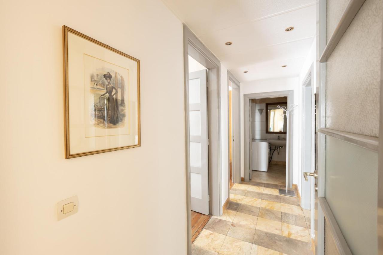 Ideal 4 Bdr Apartment In Plaka For 10! Atina Dış mekan fotoğraf